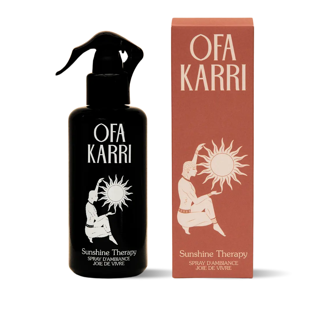 OFa Karri Sunshine Therapy Raumduft Spray mit Sonnen-Design und passender Verpackung