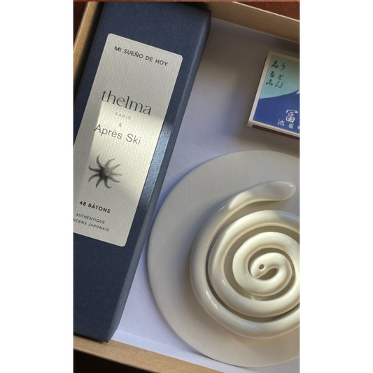 Set mit weißem Keramik-Räuchergefäß, japanischem Räucherwerk und Après Ski Duftstäbchen