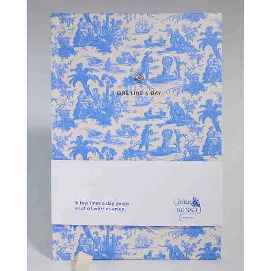 Notizbuch mit blau-weißem Toile de Jouy Muster und Aufschrift 'One Line A Day', ideal zum Tagebuchschreiben