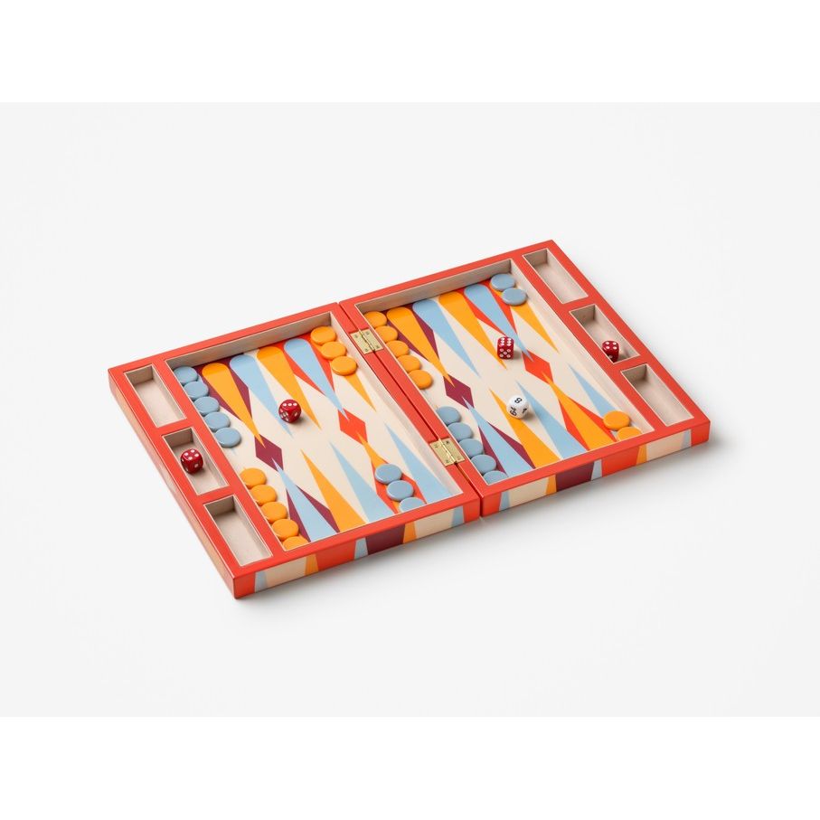Backgammon Spielbrett aus Holz mit buntem, geometrischem Design, Spielsteinen und Würfeln