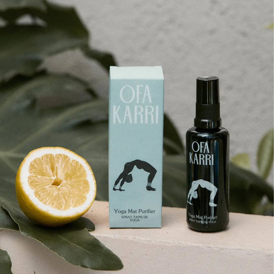 OFK KARRI Yoga Mat Purifier Spray mit Verpackung, halbe Zitrone und Blätter, entspannendes Yoga Zubehör