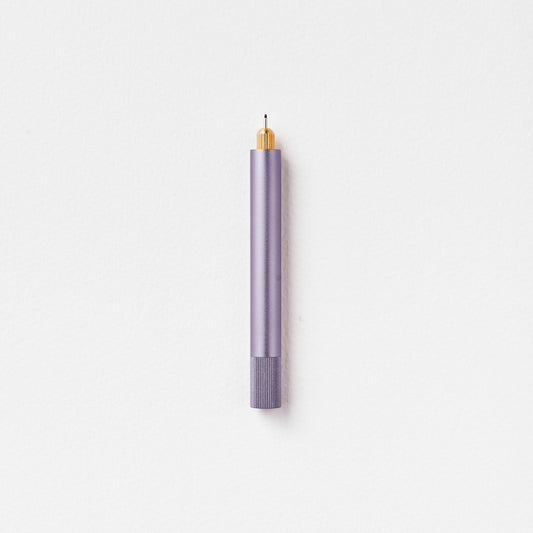 Minimalistischer Kugelschreiber in Flieder auf weißem Hintergrund, modernes Design